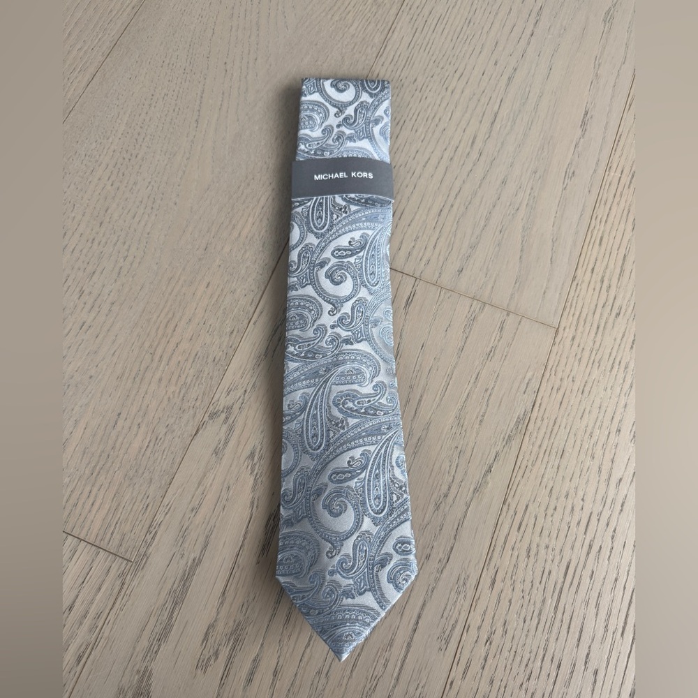 NWT Michael Kors Gray Kowal Paisley Men's Tie